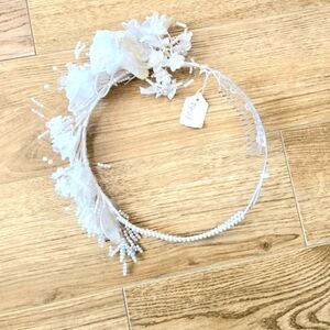 VINTAGE ❤️NEW Flowers &  Leaves w Pearl Detail Bridal Headpiece  🇨🇦